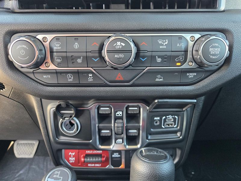 New 2026 Jeep Gladiator Willys 4x4