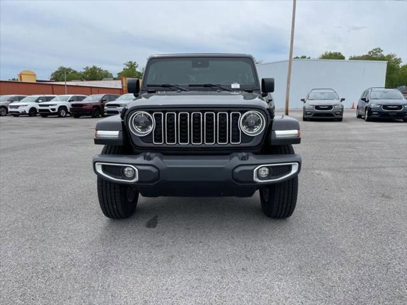 2024 Jeep Wrangler Unlimited Sahara photo 2
