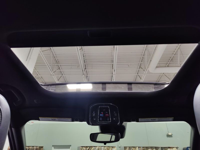 Used 2024 Jeep Grand Cherokee Altitude X 4X4 w/SunroofImage 7