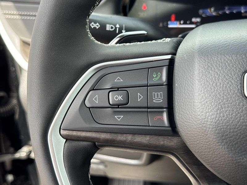New 2026 Jeep Grand Cherokee Laredo Altitude 4x4