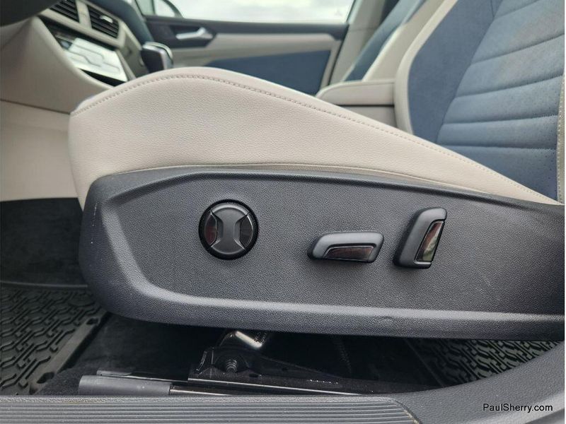 Used 2025 Volkswagen Jetta SE