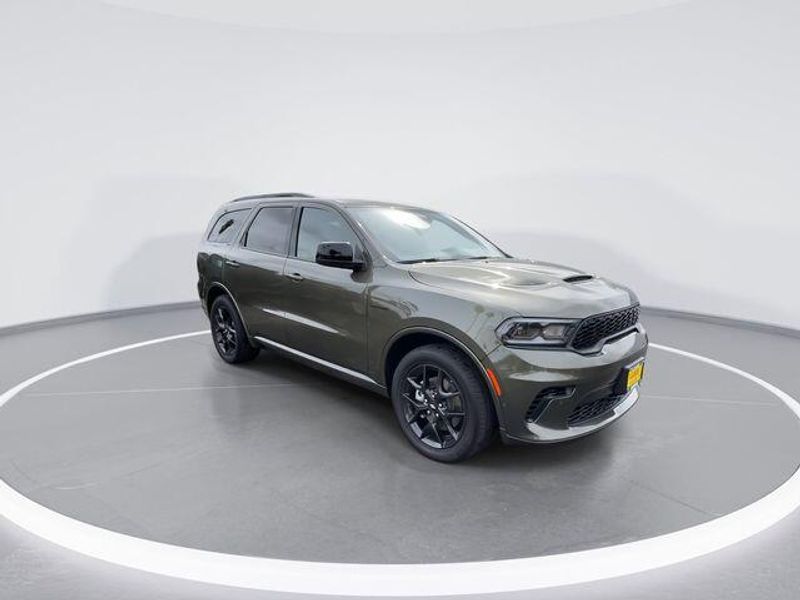 New 2026 Dodge Durango Gt Awd Hemi V8Image 2