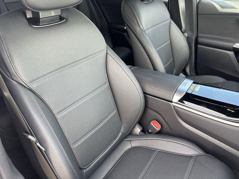 Used 2026 Mercedes-Benz GLC 350e 350eImage 11