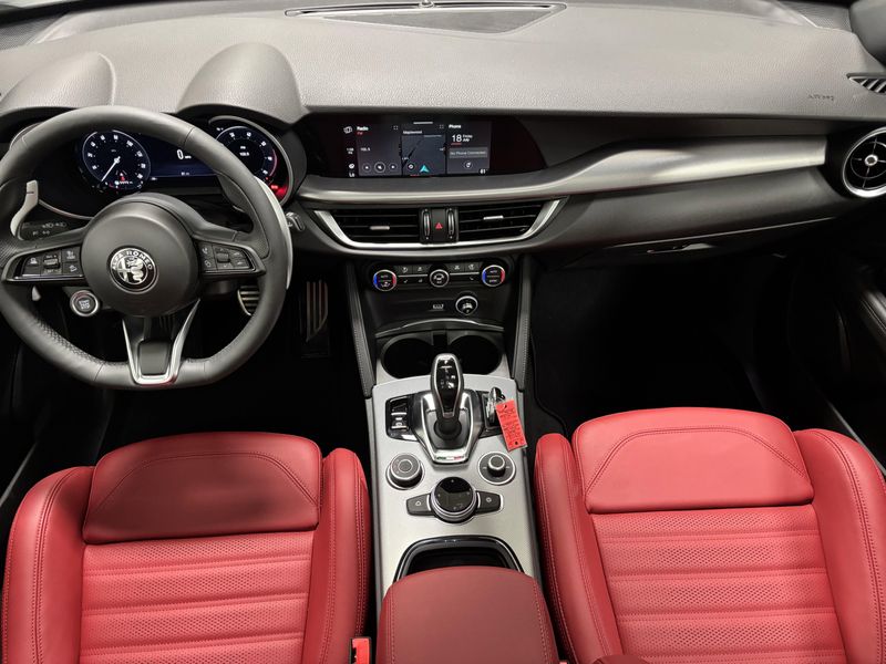 New 2025 Alfa Romeo Stelvio AwdImage 17