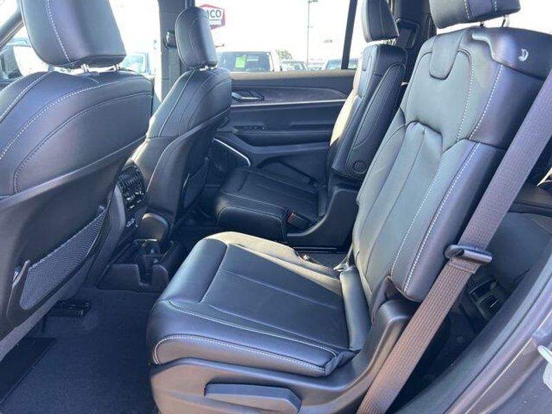 2025 Jeep Grand Cherokee L Limited 4x4