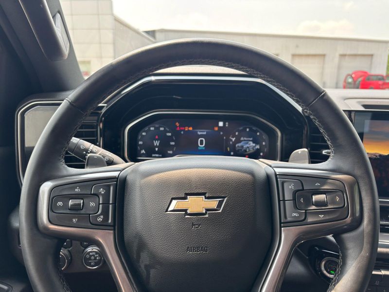 Used 2023 Chevrolet Silverado 1500 High CountryImage 13