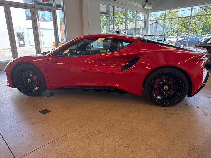 2025 Lotus Emira 