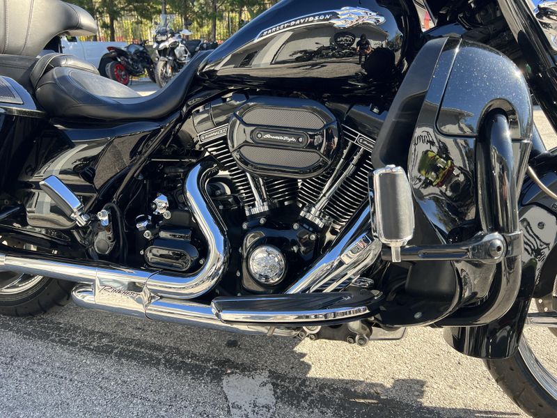 2015 Harley-Davidson Street Glide CVO 