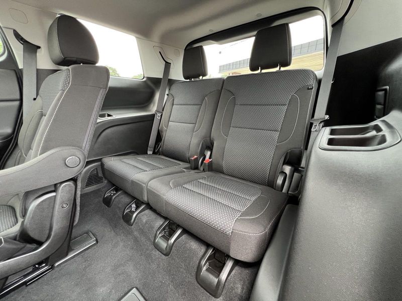 Used 2023 GMC Acadia SLE