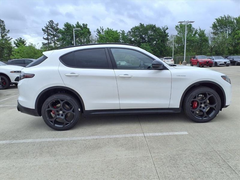 New 2026 Alfa Romeo Stelvio Image 5
