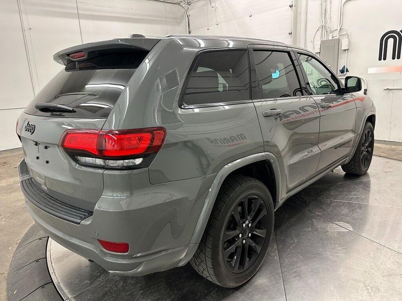 2021 Jeep Grand Cherokee Laredo XImage 16