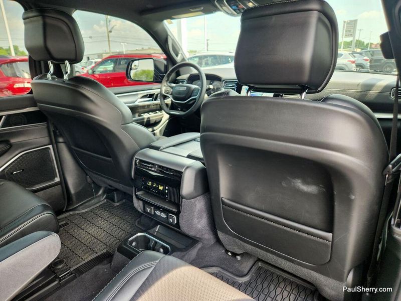 2024 Jeep Wagoneer Series II CarbideImage 43