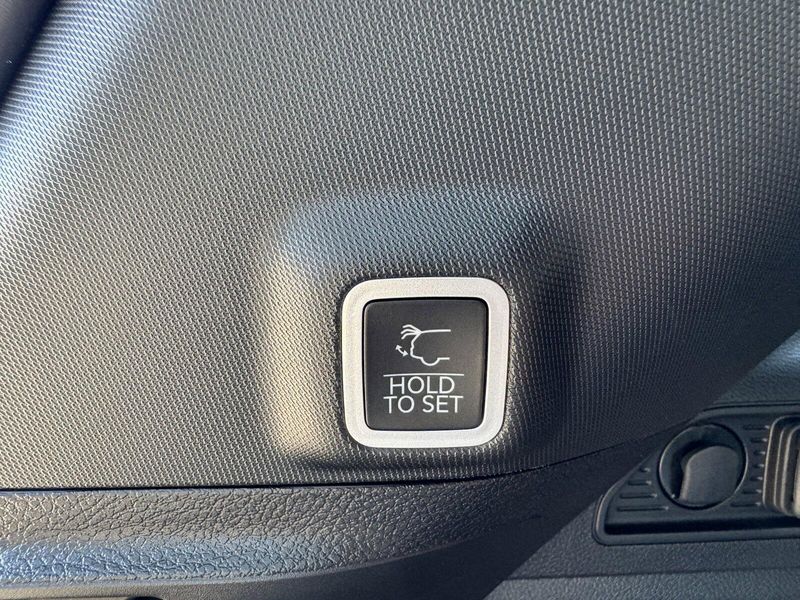 2024 Jeep Grand Cherokee Altitude XImage 10