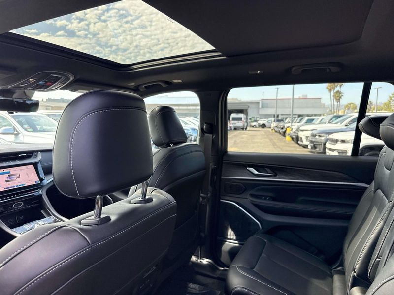 New 2026 Jeep Grand Cherokee L Limited Reserve 4x4