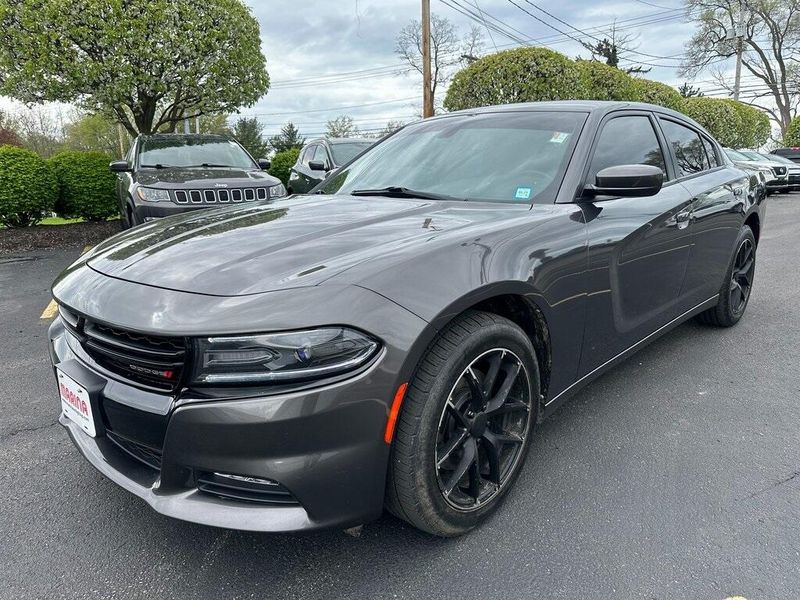 2016 Dodge Charger SXTImage 11