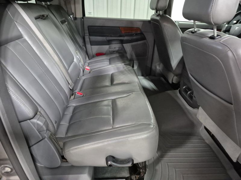 Used 2006 Dodge Ram 2500 LaramieImage 9