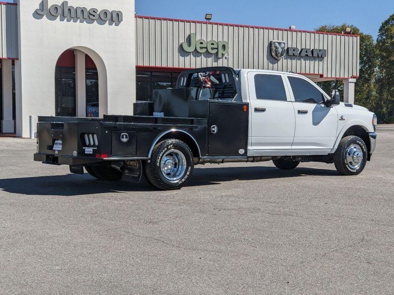 2024 RAM 3500 Chassis TradesmanImage 3