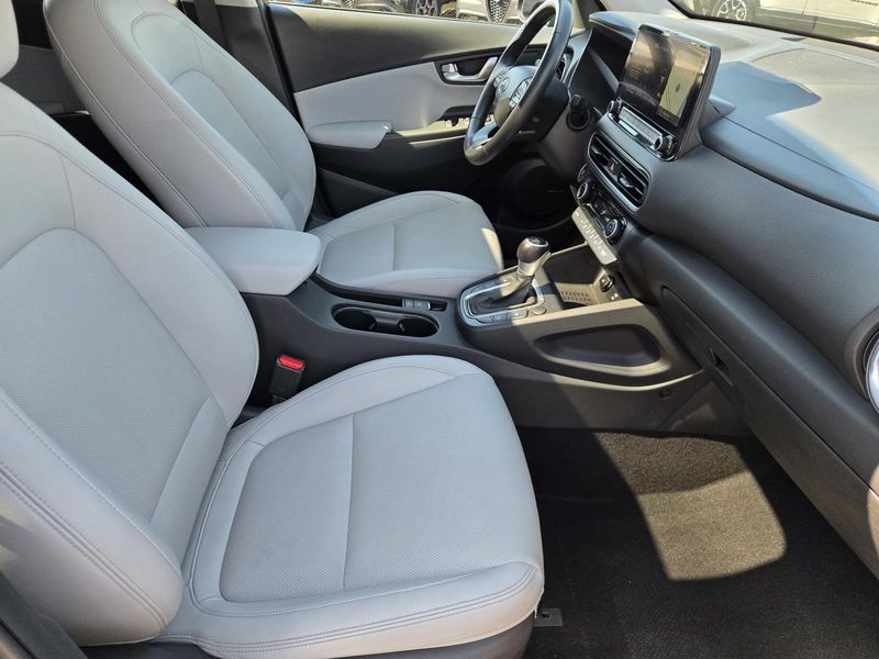 Used 2022 Hyundai Kona Limited DCT FWD