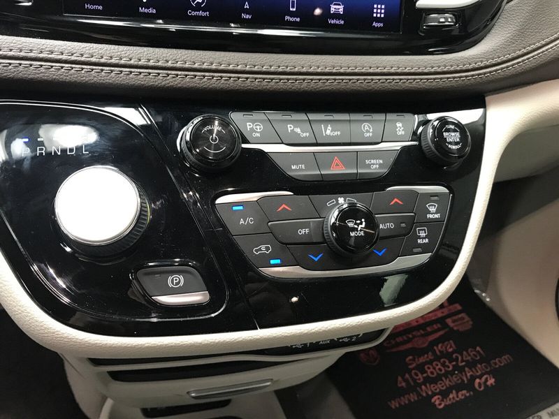 Used 2021 Chrysler Pacifica Touring LImage 8