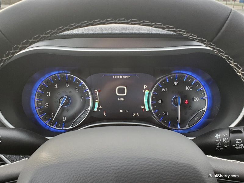 New 2026 Chrysler Pacifica Select