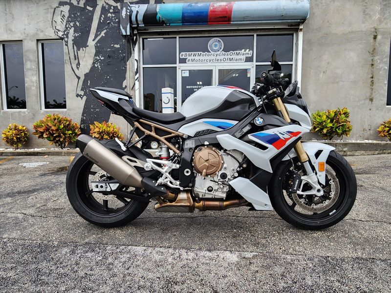 2022 BMW S 1000 R Image 11