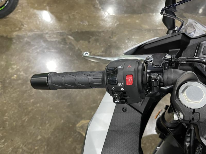 2025 Kawasaki NINJA 500 ABS Image 15