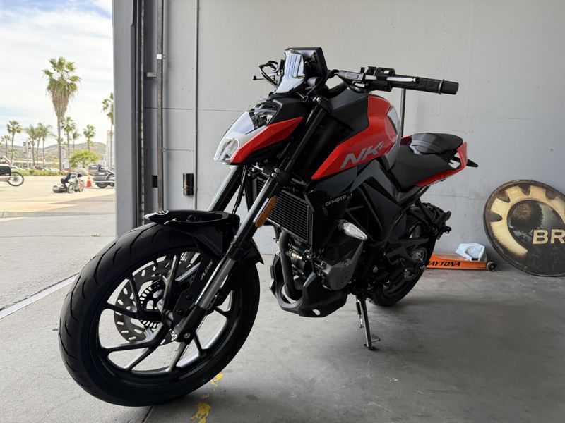 New 2025 CFMOTO 300NK Image 3
