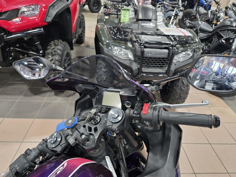 2023 Yamaha YZFR3 ABS Image 10