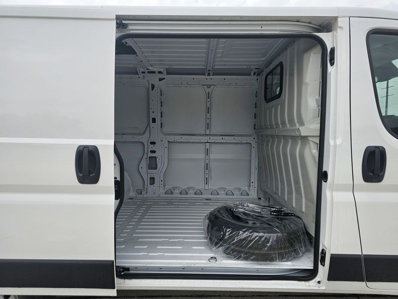 New 2025 RAM ProMaster Cargo Van TradesmanImage 8