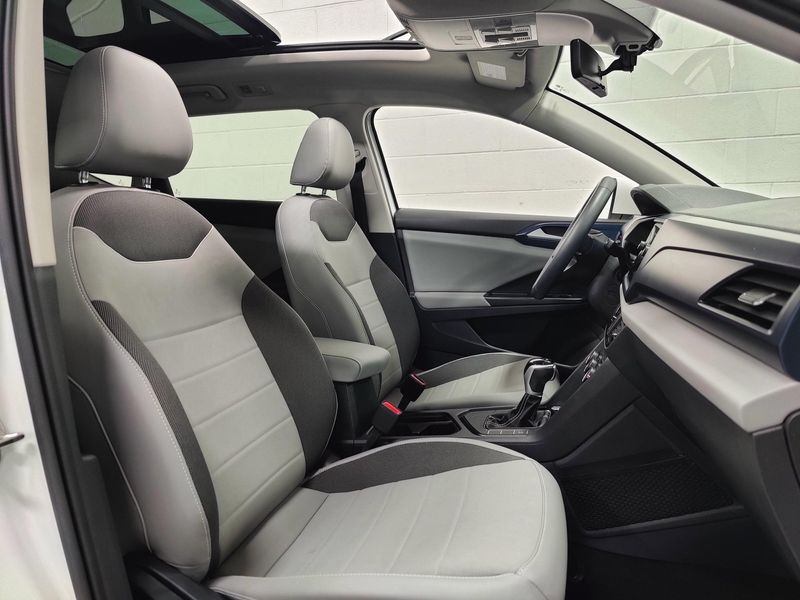 Used 2023 Volkswagen Taos SE w/SunroofImage 4