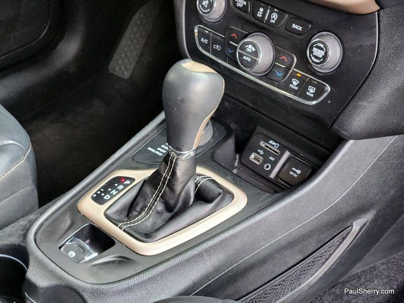 2016 Jeep Cherokee LimitedImage 29