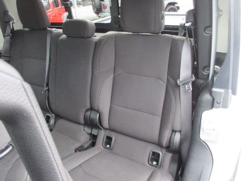 Used 2023 Jeep Gladiator OverlandImage 20
