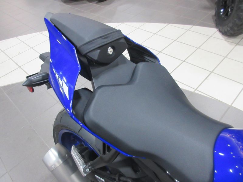 NEW 2026 YAMAHA YZF-R1 Image 12