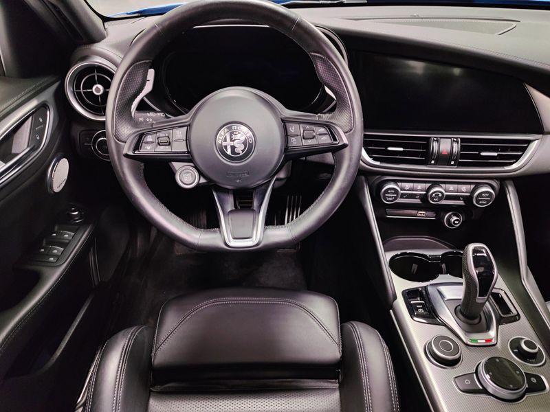 Used 2024 Alfa Romeo Giulia Veloce Premium AWD w/Sunroof/Activ AsstImage 19