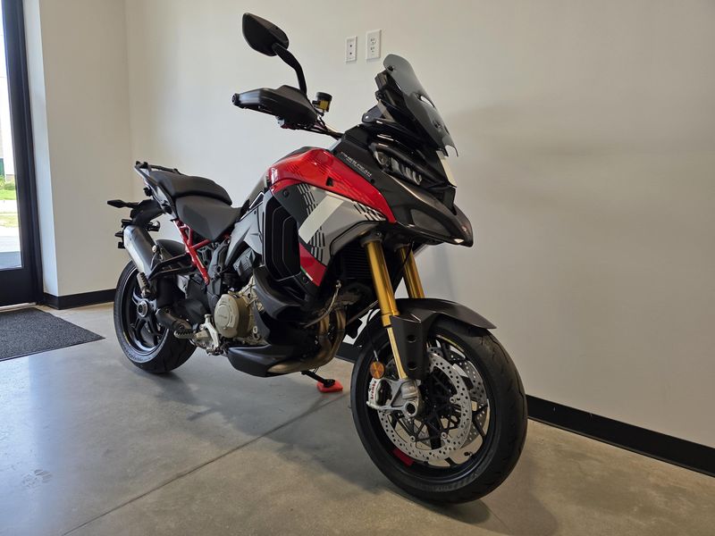 New 2025 Ducati Multistrada V4 Pikes Peak 