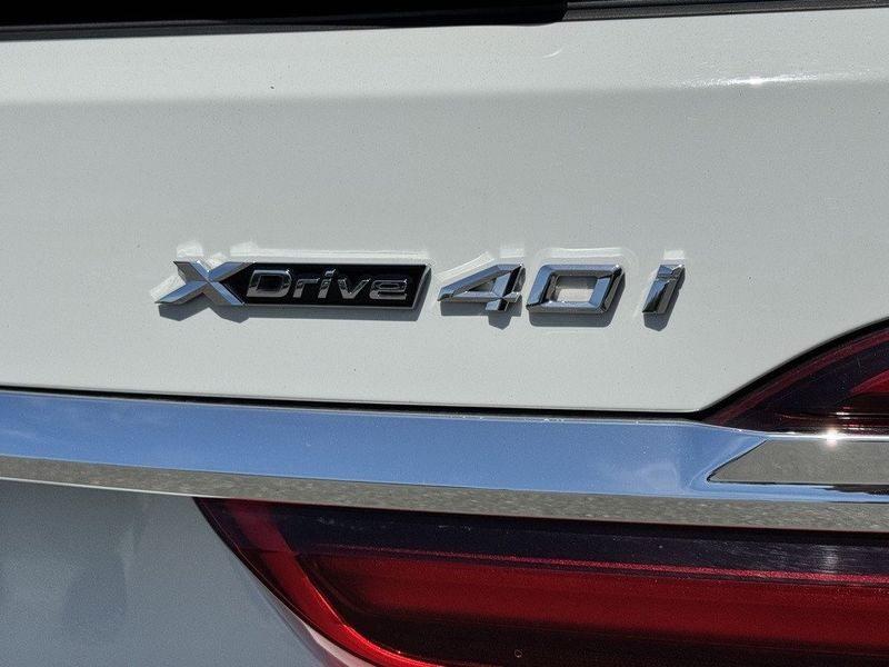 2021 BMW X7 xDrive40iImage 11