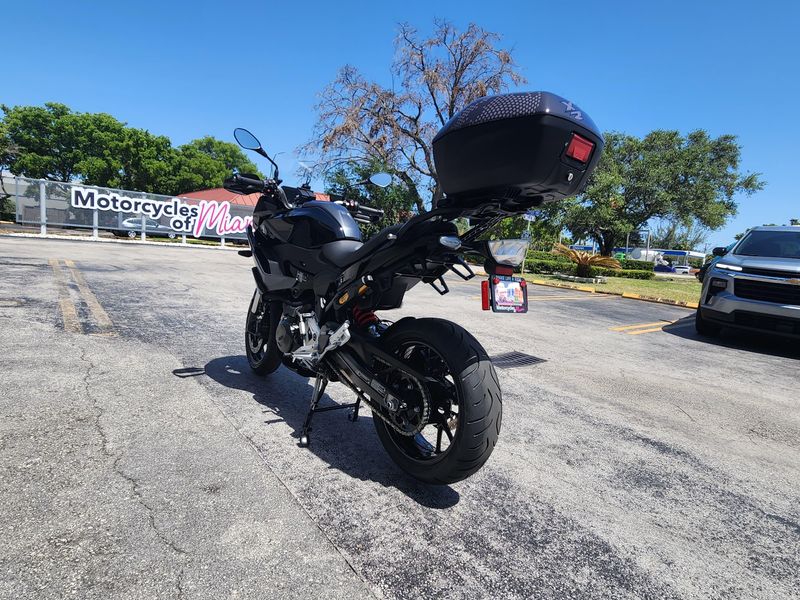 2022 BMW F 900 XR Image 8