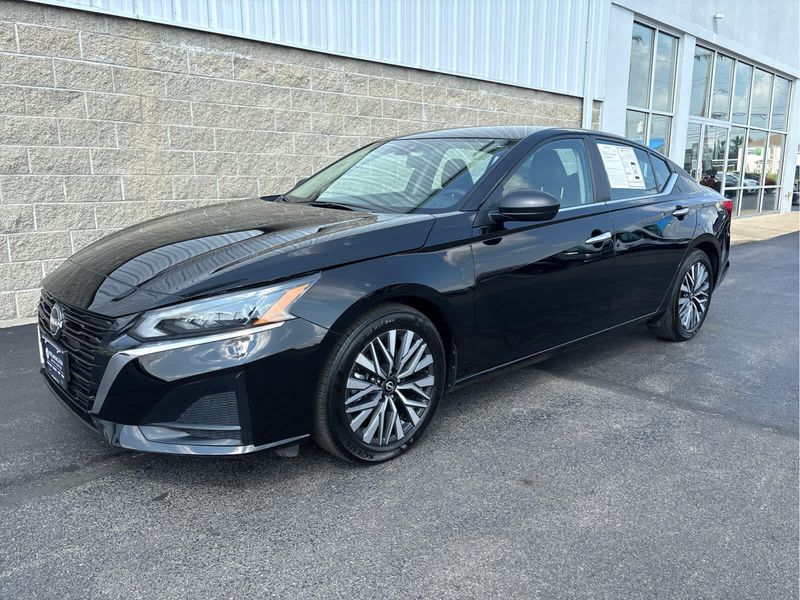 2024 Nissan Altima 2.5 SV photo 4