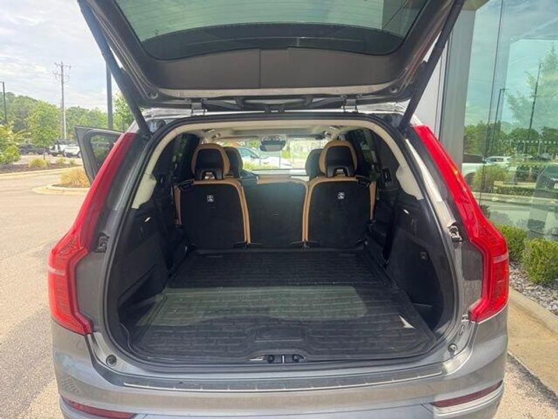 2016 Volvo XC90 T6 Momentum
