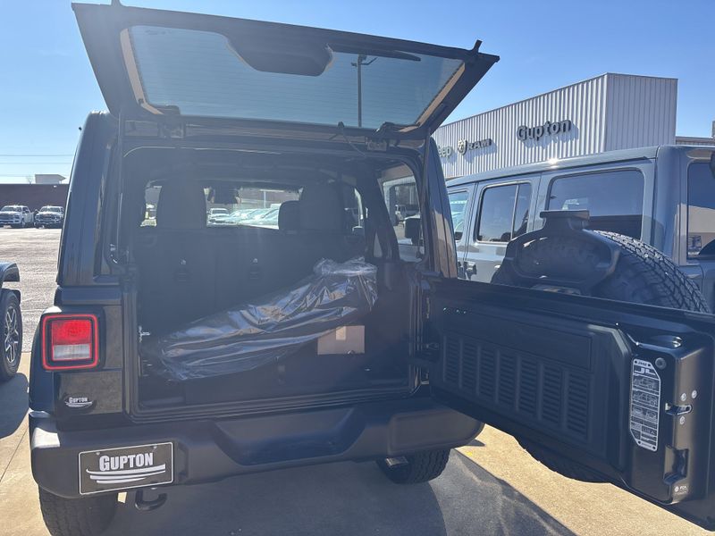 New 2026 Jeep Wrangler 4-door Sport SImage 8