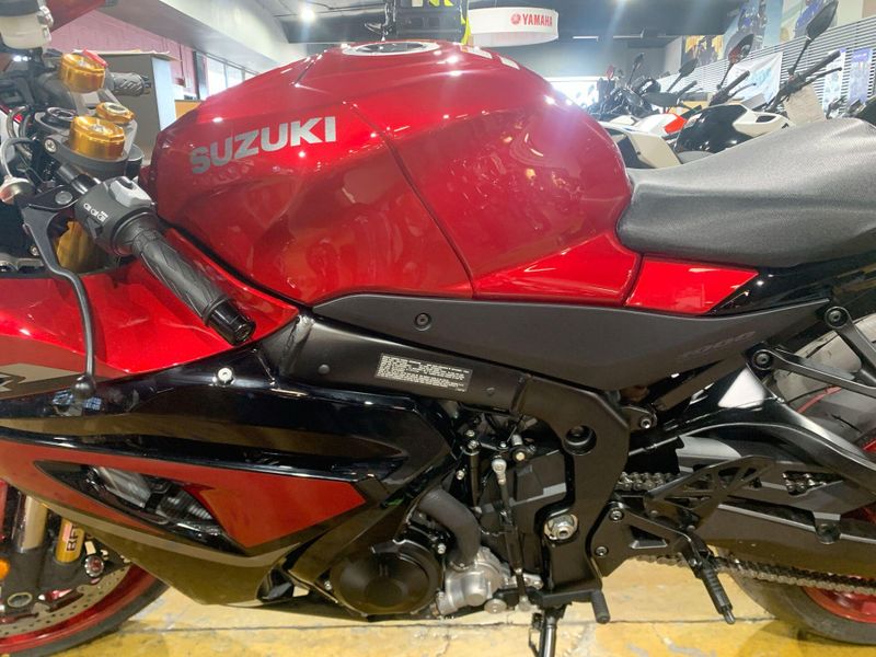 New 2025 Suzuki GSX-R1000R Image 12