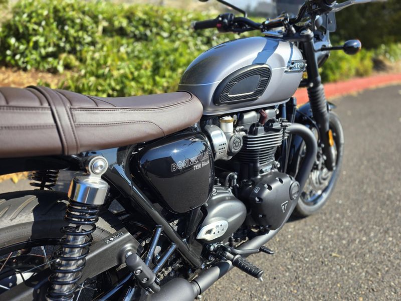 Used 2024 Triumph BONNEVILLE T120 BLACK 