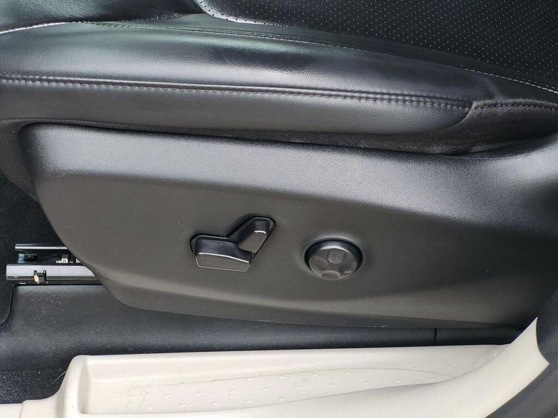 2023 Chrysler Pacifica Touring LImage 27