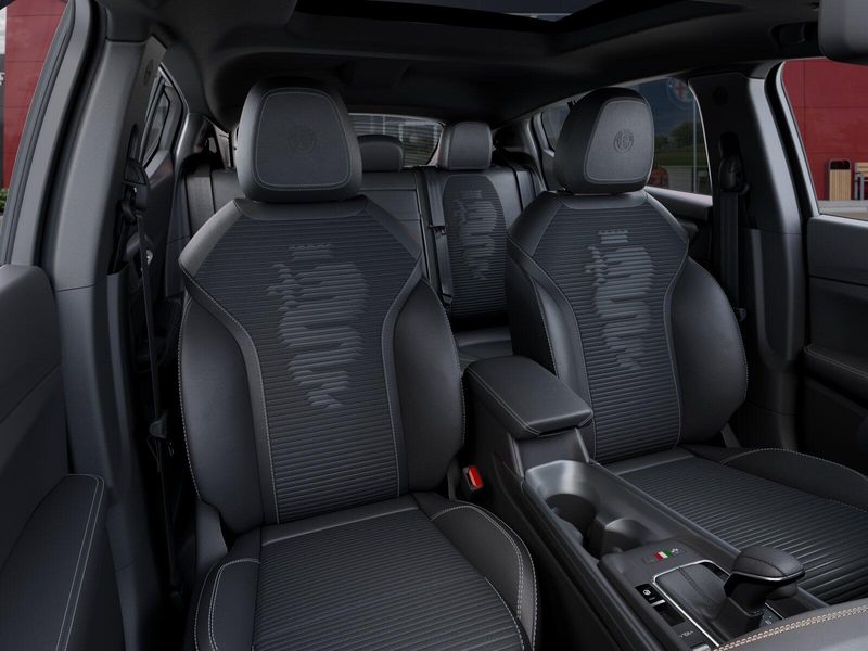 New 2025 Alfa Romeo Tonale AwdImage 35