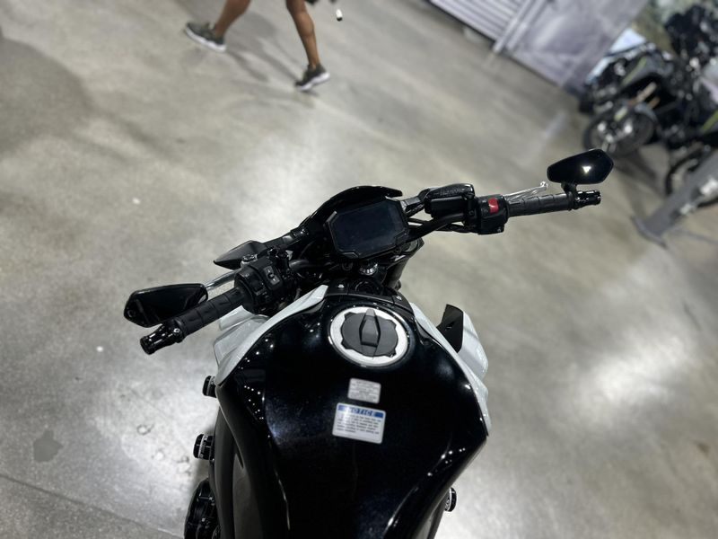 Used 2022 Kawasaki Z900 ABS Image 12