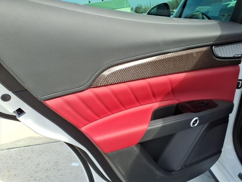 New 2026 Maserati Grecale ModenaImage 10