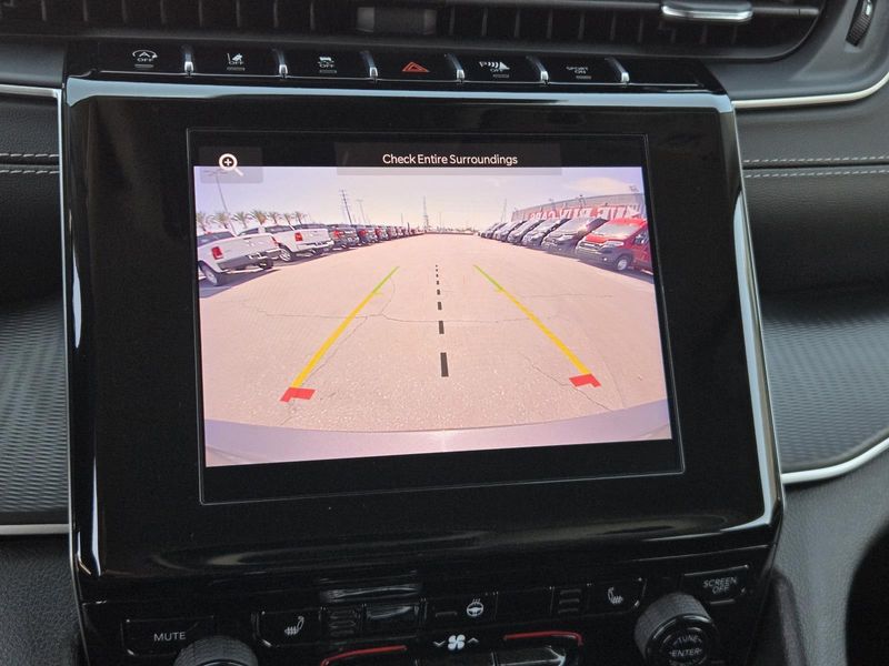 Used 2023 Jeep Grand Cherokee L Laredo 4x2