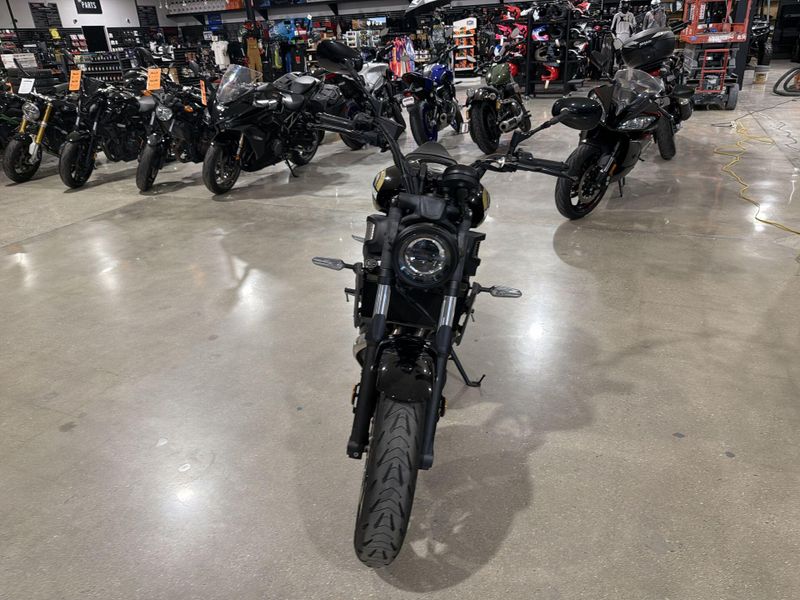 Used 2023 Yamaha XSR700 Image 12