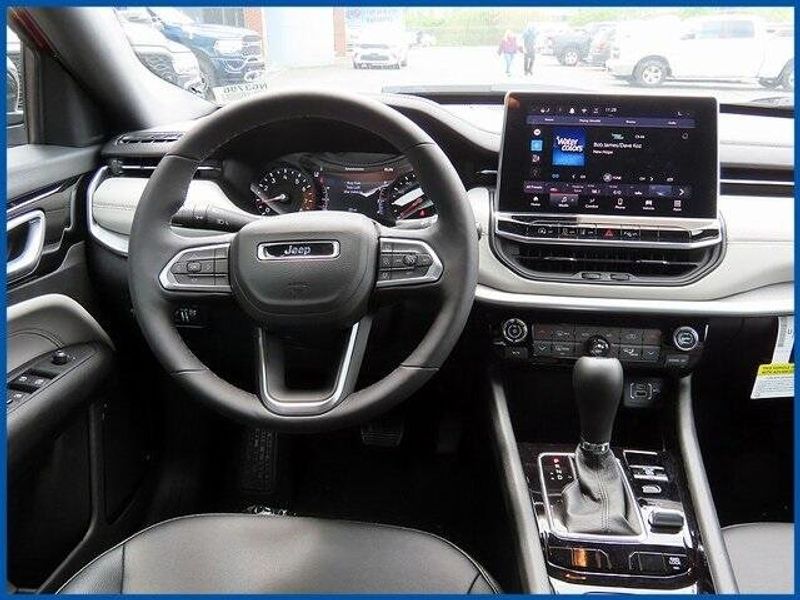 2025 Jeep Compass LimitedImage 11
