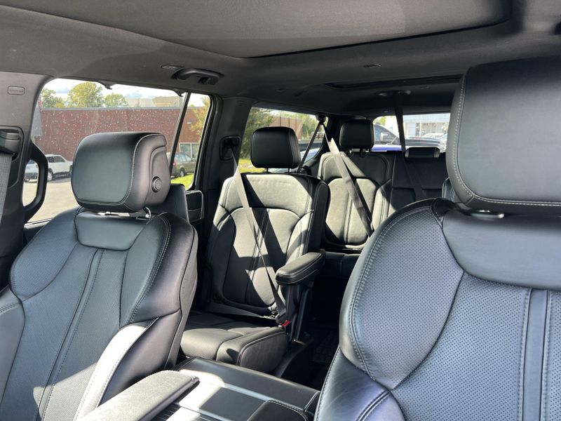 2024 Jeep Wagoneer L Series II CarbideImage 19